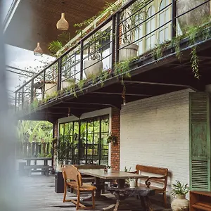 White Penny Hostel Seminyak